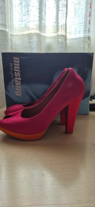 Zapatos de tacón Mustang rosa y naranja