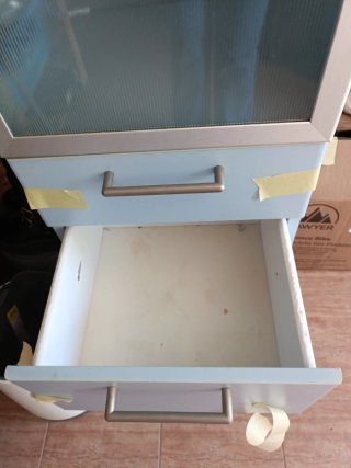 Mueble de baño alto cristal y metal