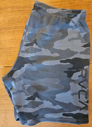 Bermuda camuflaje hombre