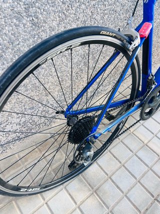 Bicicleta Carretera GIANT Shimano Tiagra