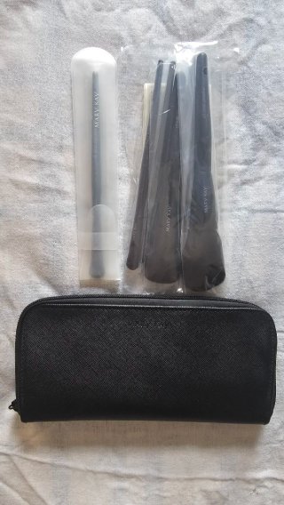 Set Brochas Maquillaje Mary Kay Negro/Blanco