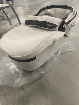 Carro Bebecar con capazo y silla