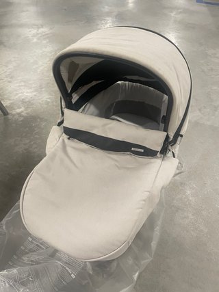 Carro Bebecar con capazo y silla