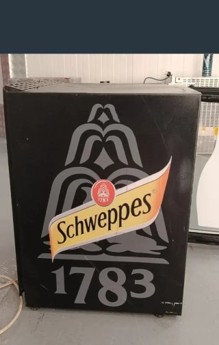 Mini Nevera schweppes