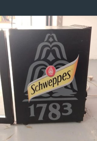Mini Nevera schweppes