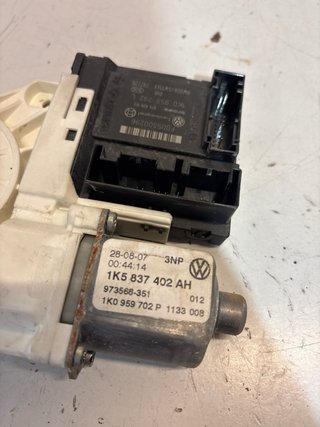Motor Elevalunas del Der Golf V