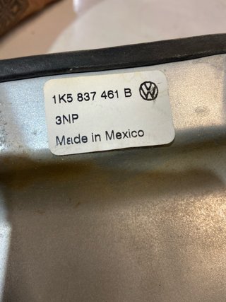 Guía elevalunas delantera izquierda VW Golf V