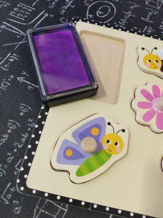 Puzzle de sellos de animales y flores