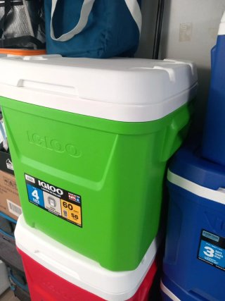 Nevera Igloo Laguna Roller 60qt 56L
