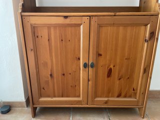 Vitrina de madera maciza 178x93x32