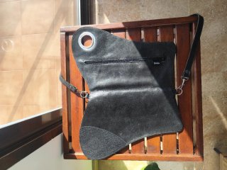 Bolso de cuero negro