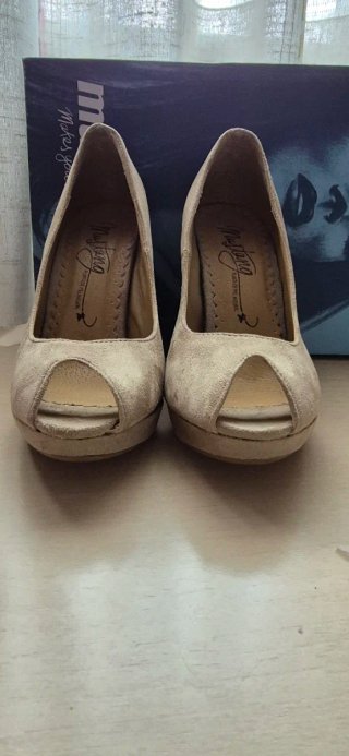Zapatos tacón Mustang beige