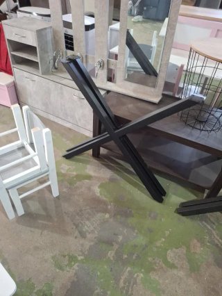 Patas de mesa negras