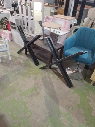 Patas de mesa negras