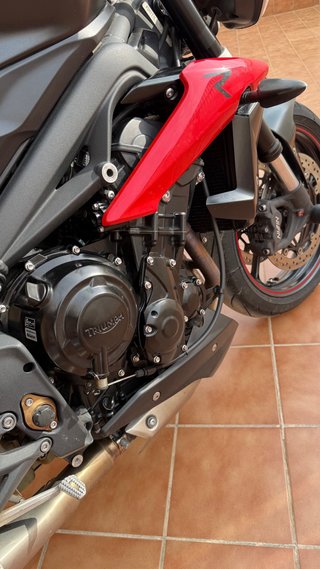 Triumph Street Triple 675 R Negra/Roja