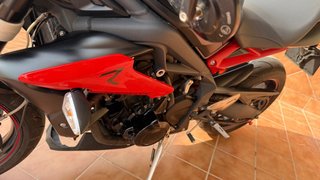 Triumph Street Triple 675 R Negra/Roja