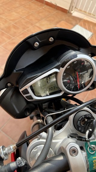 Triumph Street Triple 675 R Negra/Roja