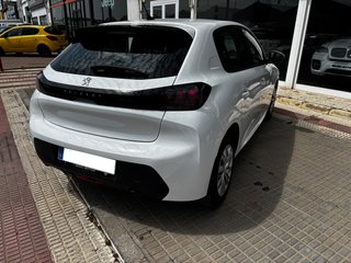 Peugeot 208 2021