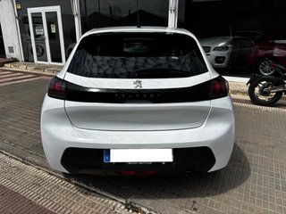 Peugeot 208 2021