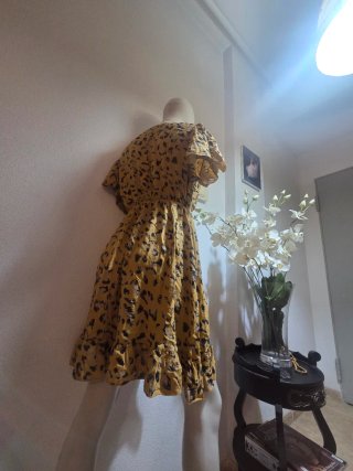 Vestido estampado mostaza