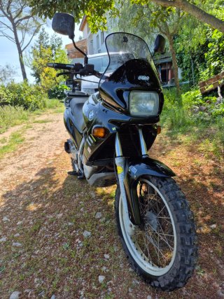BMW G650GS Negra Pisteo