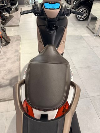 Piaggio Medley 125cc Marrón/Blanco