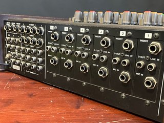Tascam M-106 Mixer