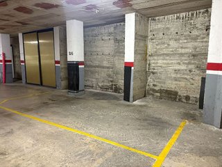 Garaje en venta en Centre - Colomeres - Rambles en Gavà