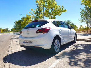 Opel Astra 2013 Selective Automatico