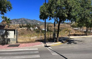 Terreno en venta en Los Pacos en Fuengirola