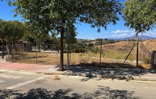 Terreno en venta en Los Pacos en Fuengirola