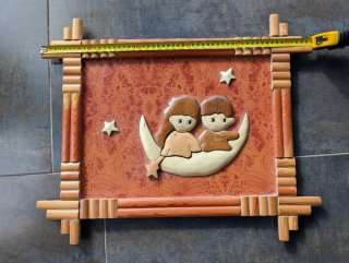Cuadro decorativo de madera con niños y luna