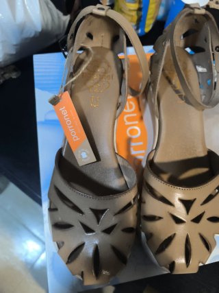 Sandalias de piel beige