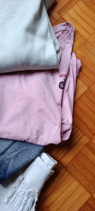 Vaqueros y camisetas varios