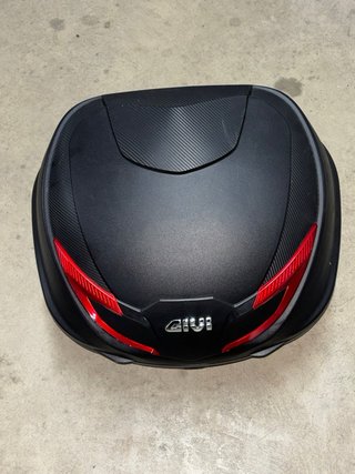 Baúl GIVI 39L con soporte Honda CB300R