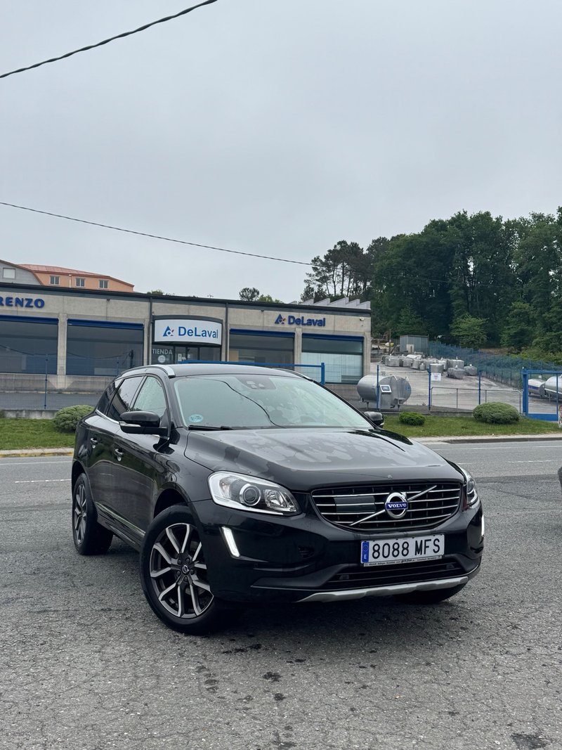 VOLVO XC60 D5 AWD 215cv - foto 1