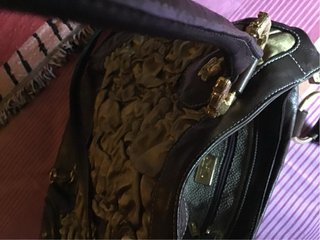 Borsa in pelle marrone e oro