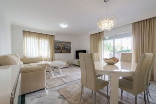 Piso en alquiler en Nueva Andalucía centro en Marbella