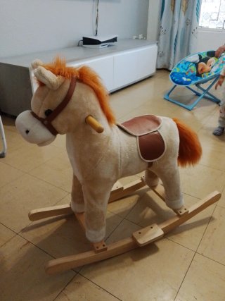 Poney balancín peluche