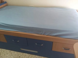 Cama juvenil con cajones