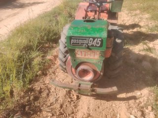 Tractor con rotovator