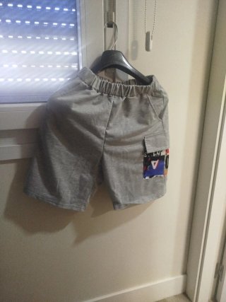 Bermudas niño gris con estampado
