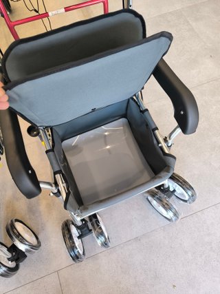 Andador 2 en 1 con asiento y cesta