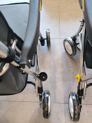 Andador 2 en 1 con asiento y cesta