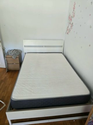 Cama individual con somier y con el colchon