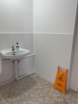 Local comercial en alquiler en La Roureda en Viladecans