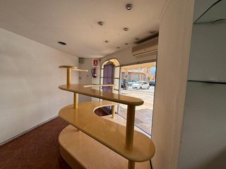 Local comercial en alquiler en Monóvar/Monòver