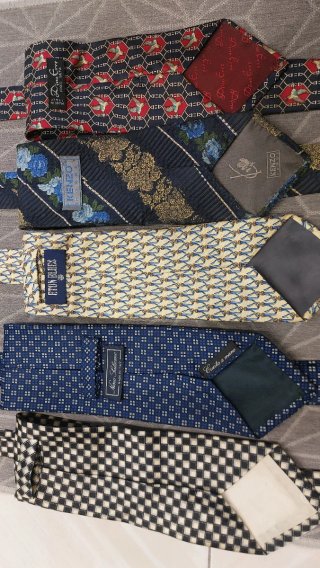Lotto 13 cravatte brand famosi vintage 100% seta