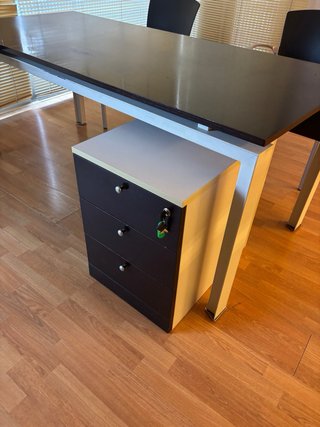 Mesa de despacho moderna L