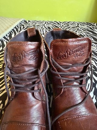 Botas de piel marrones